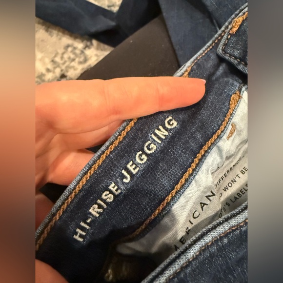 American Eagle High Rise Jegging Size 10R ripped knee - Picture 9 of 9